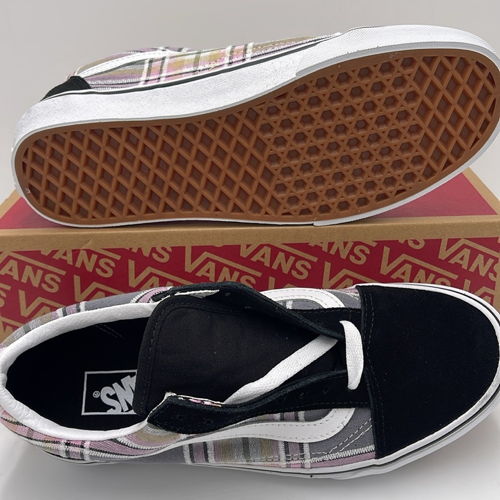 Vans WMNS Plaid Sneakers with Black Accents Old Skool
Plaid Gray/Blk
VN000CP5239 - Picture 3 of 16